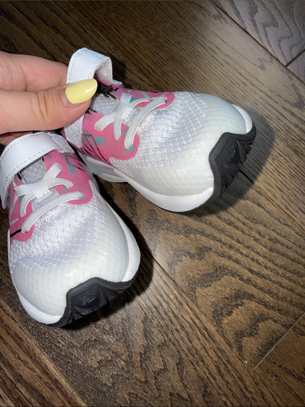 New Balance Kids Sneakers in Pink, White & Black with Mint Accents velcro 8C - Picture 6 of 8